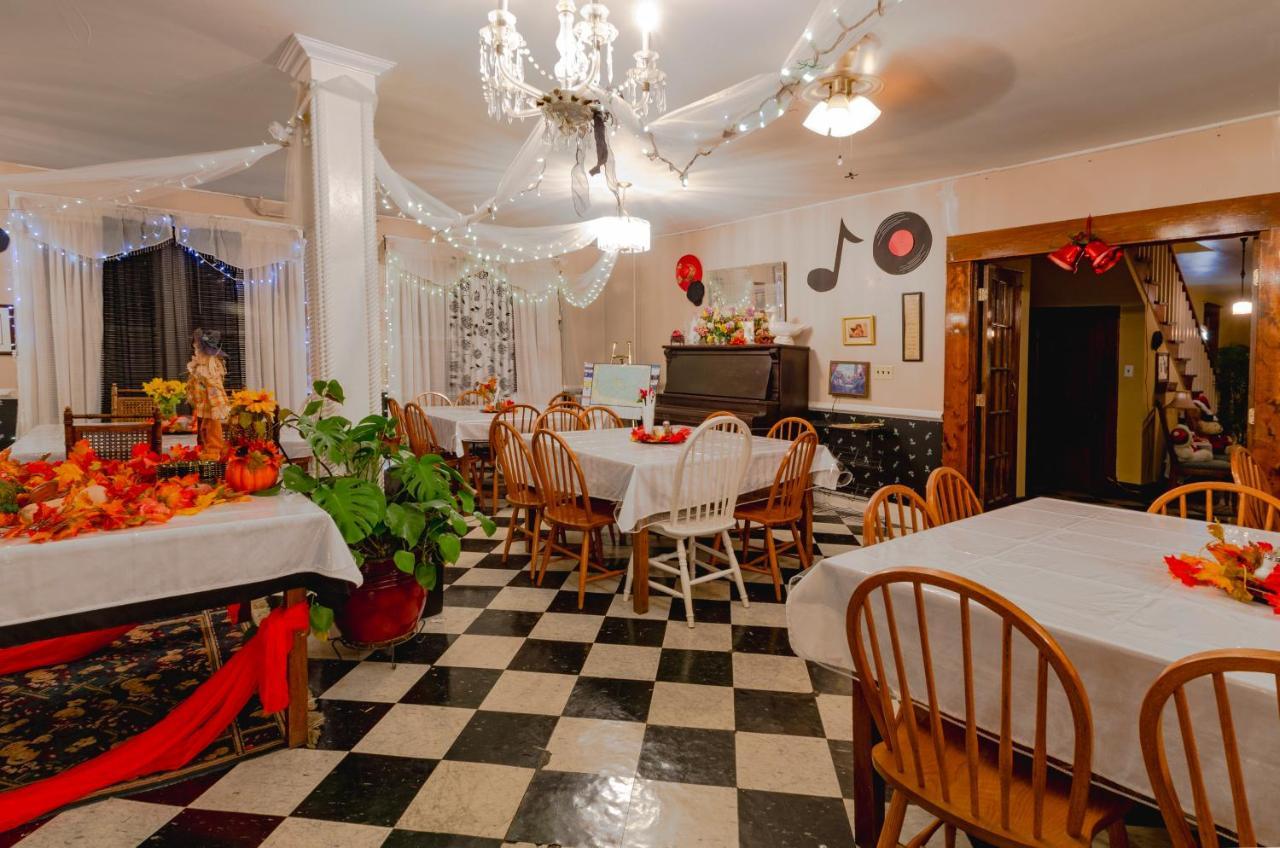 Armour'S Hotel & Spa Red Boiling Springs Bagian luar foto