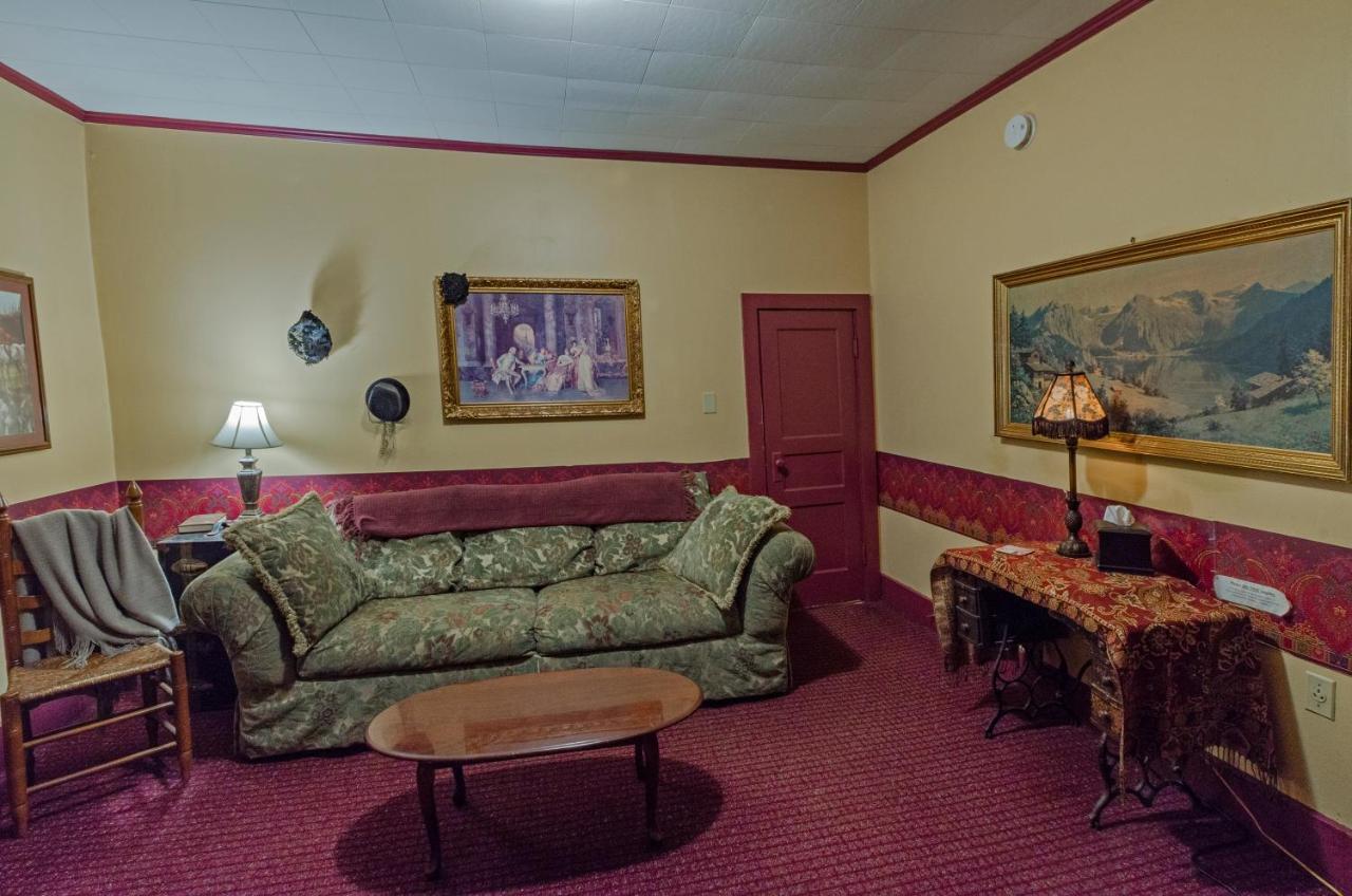 Armour'S Hotel & Spa Red Boiling Springs Bagian luar foto