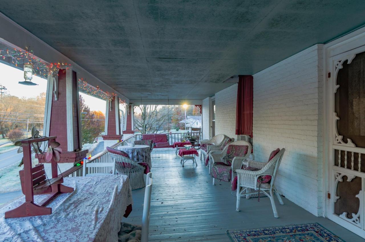 Armour'S Hotel & Spa Red Boiling Springs Bagian luar foto